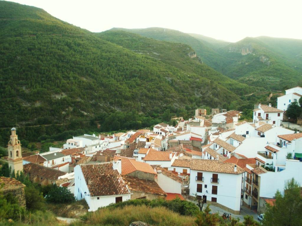 Hotel Restaurante Vinas Viejas Fuentes de Ayódar المظهر الخارجي الصورة