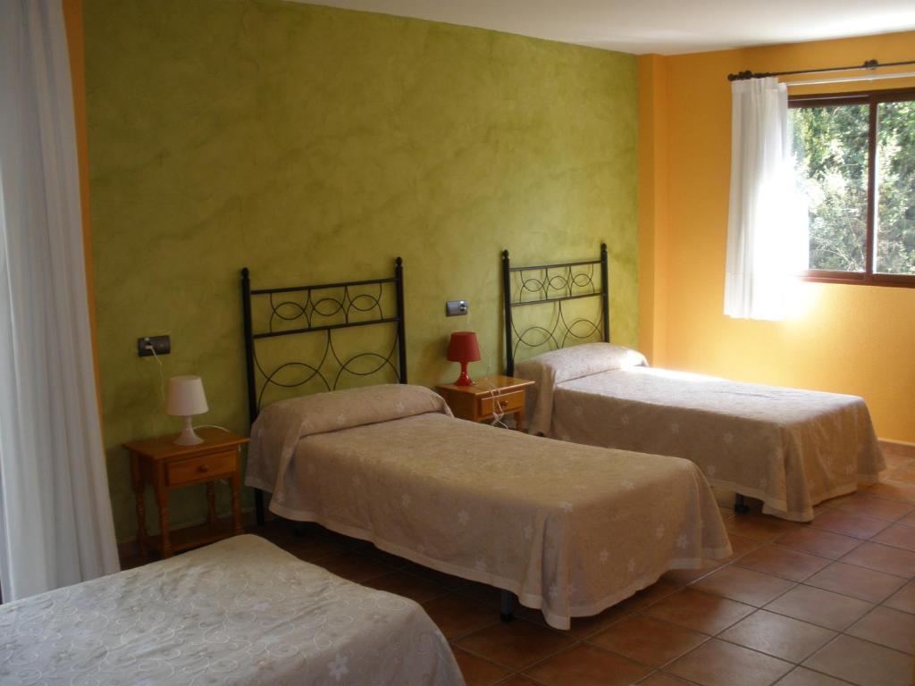 Hotel Restaurante Vinas Viejas Fuentes de Ayódar الغرفة الصورة